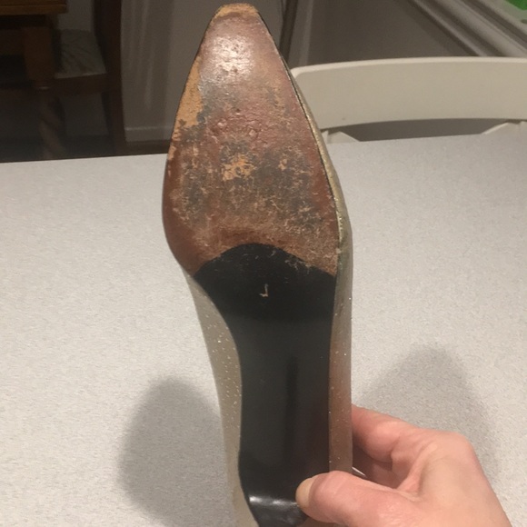 Stuart Weitzman gold sparkle shoes. - Picture 4 of 4